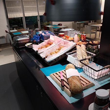 Kyriad Direct Marseille Est La Valentine La Penne-sur-Huveaune Εξωτερικό φωτογραφία
