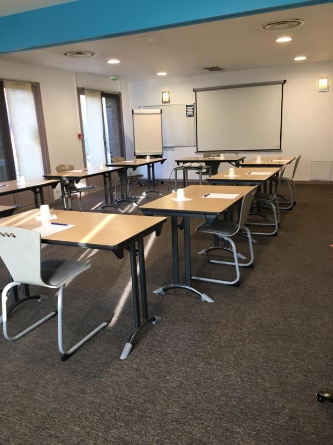 Kyriad Direct Marseille Est La Valentine La Penne-sur-Huveaune Εξωτερικό φωτογραφία