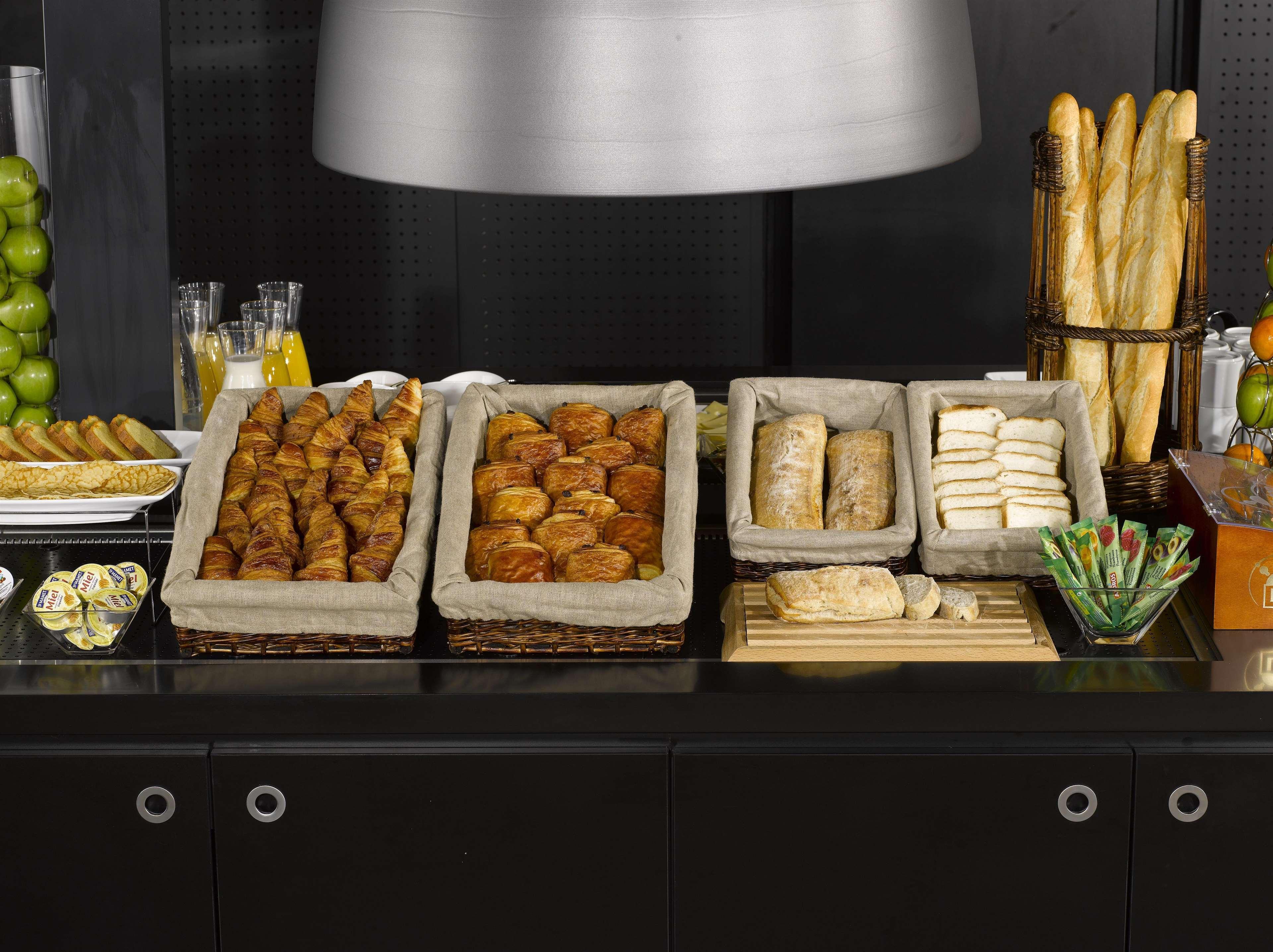 Kyriad Direct Marseille Est La Valentine La Penne-sur-Huveaune Εξωτερικό φωτογραφία