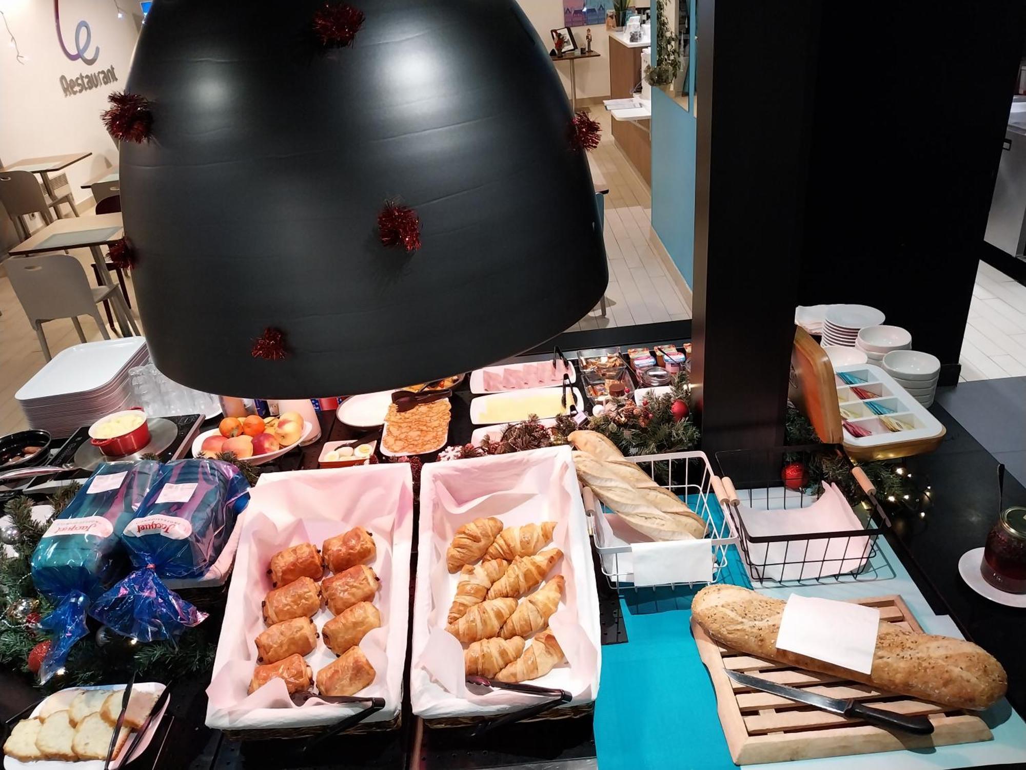 Kyriad Direct Marseille Est La Valentine La Penne-sur-Huveaune Εξωτερικό φωτογραφία