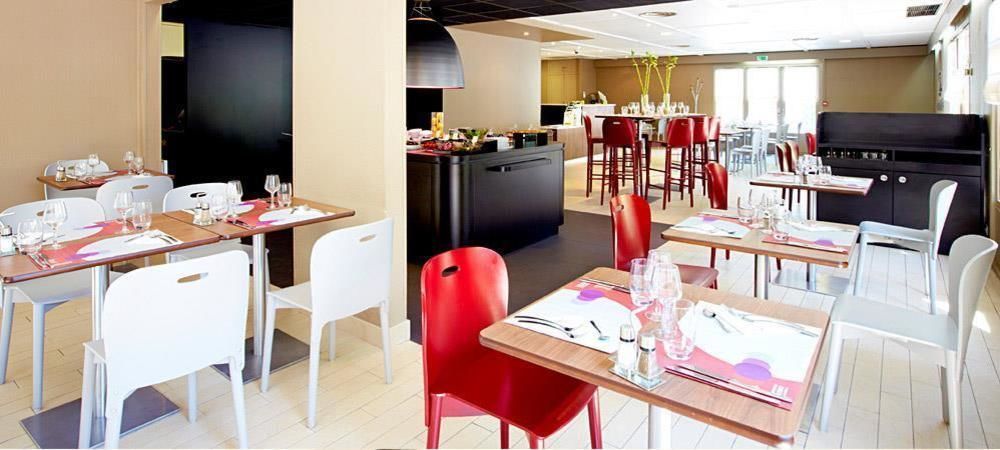 Kyriad Direct Marseille Est La Valentine La Penne-sur-Huveaune Εξωτερικό φωτογραφία