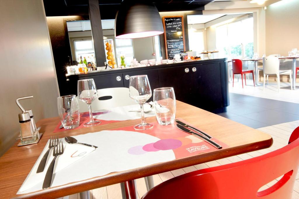 Kyriad Direct Marseille Est La Valentine La Penne-sur-Huveaune Εξωτερικό φωτογραφία