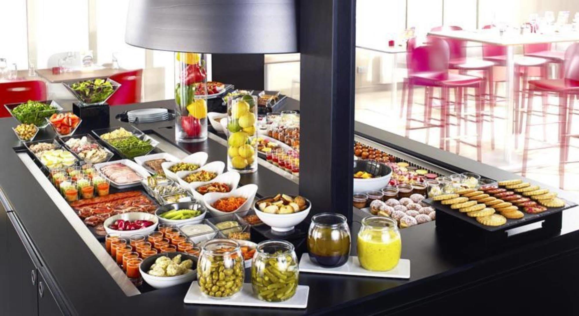 Kyriad Direct Marseille Est La Valentine La Penne-sur-Huveaune Εξωτερικό φωτογραφία